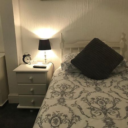 Bridgeside Guest House Лу Екстериор снимка