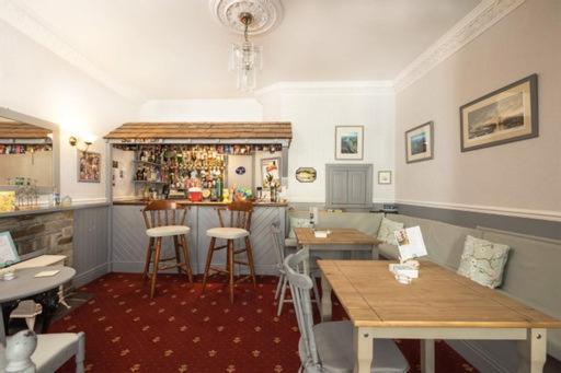 Bridgeside Guest House Лу Екстериор снимка